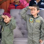 Niños con diagnóstico de cáncer cumplen su sueño de volar. / Foto: cortesía FAG