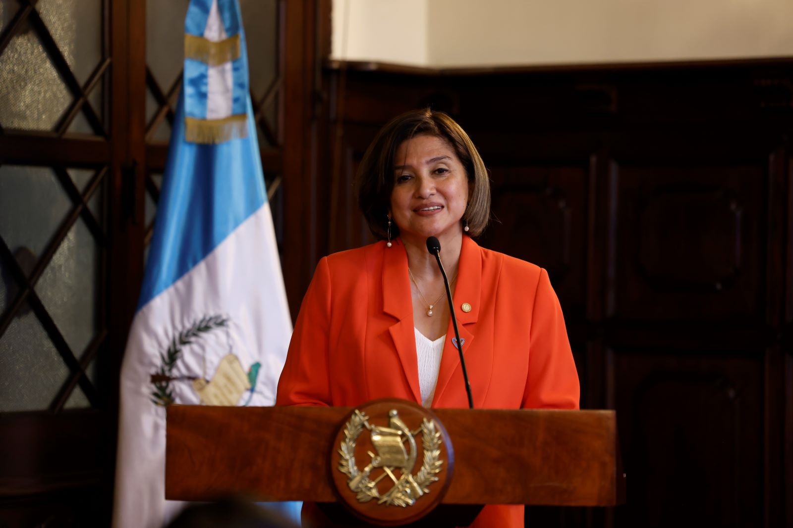 La vicepresidenta Karin Herrera viaja este jueves a Honduras para firmar un acuerdo sobre migración.