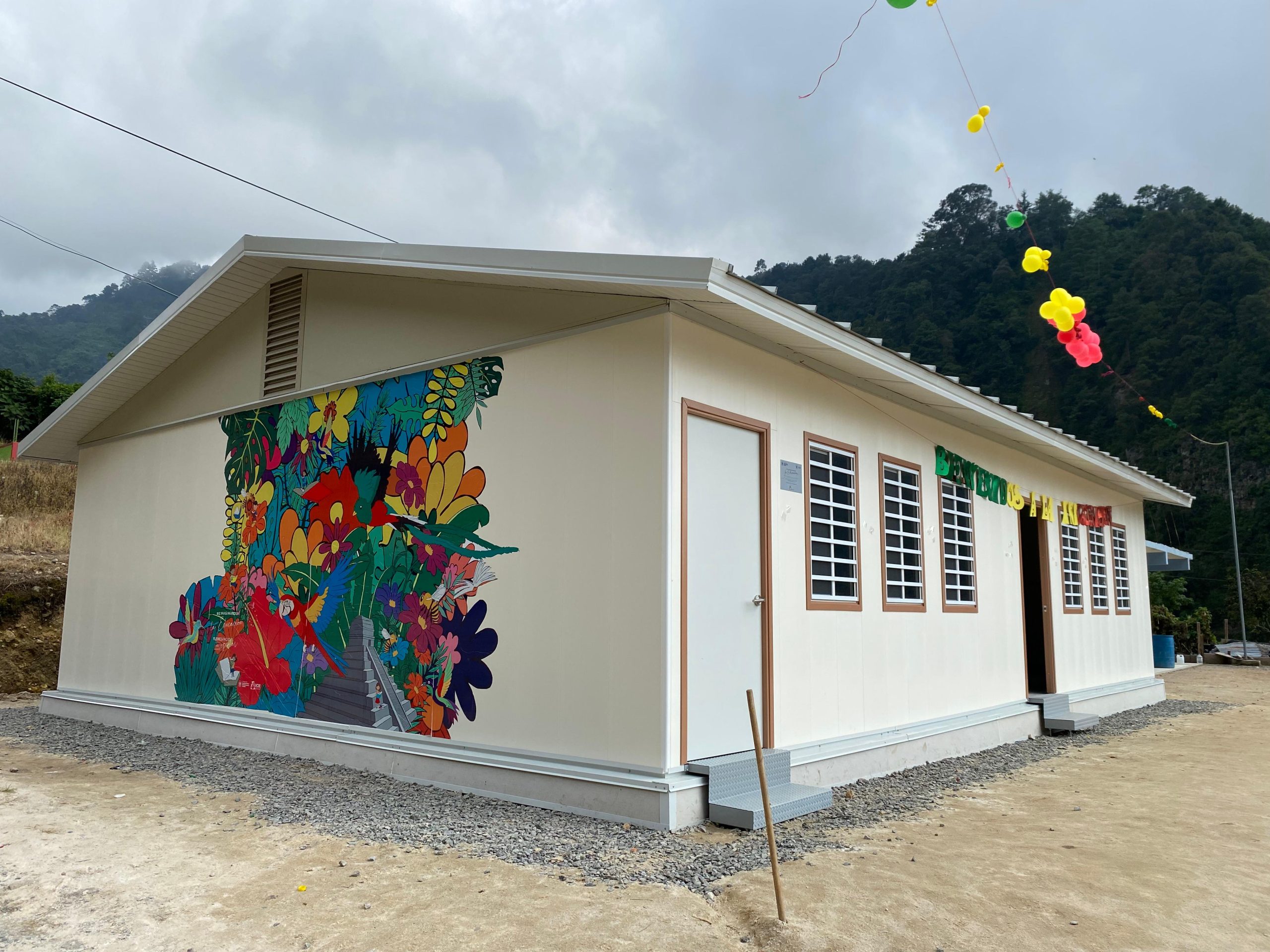 Entregan modulares con servicio de internet en beneficio de estudiantes en San Marcos