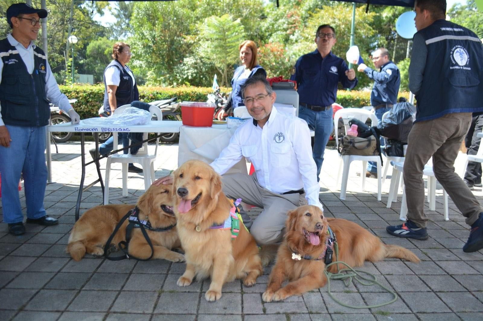 Jornada antirrábica busca inmunizar a miles de mascotas./Foto: MSPAS.