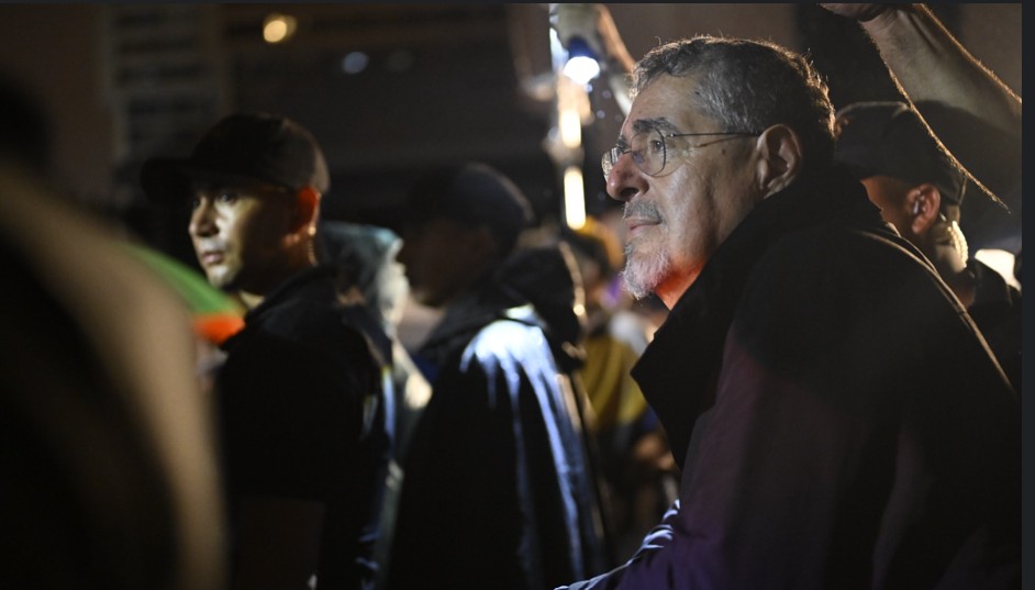 Presidente Arévalo resalta legado de la Revolución de Octubre que sigue viva