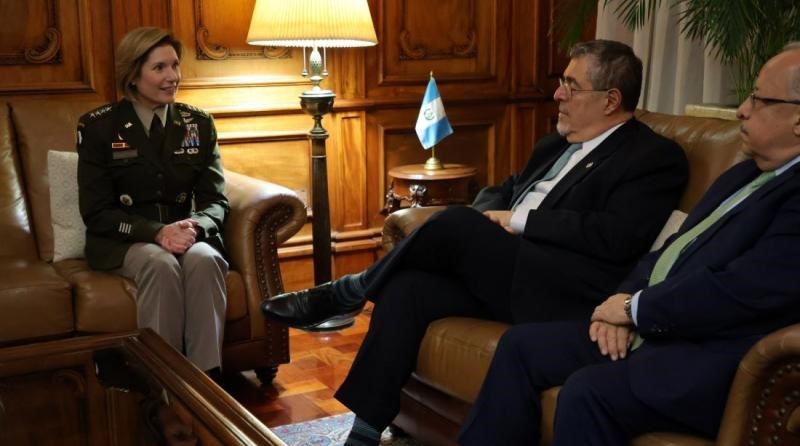 Presidente Arévalo y general Richardson de EE. UU. dialogan sobre seguridad
