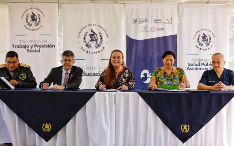 Ministros firman declaración de intenciones para promover la salud renal de los guatemaltecos
