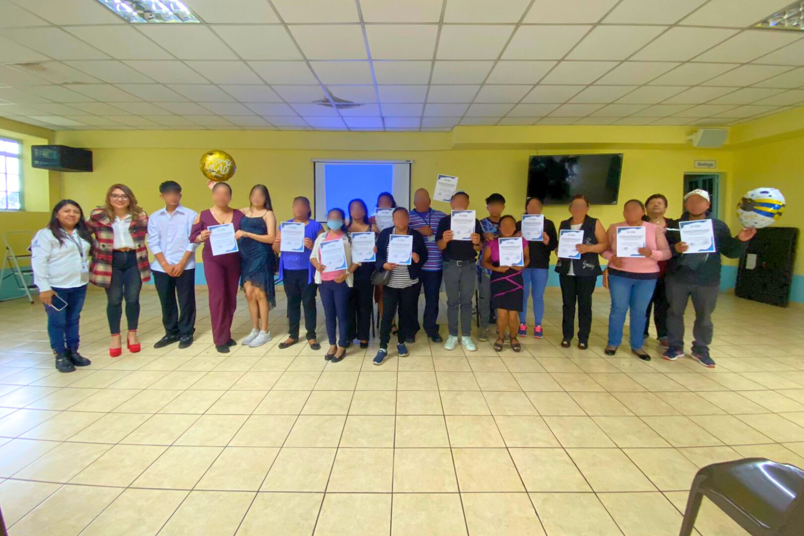 Diversos programas buscan apoyar la reinserción y fortalecimiento familiar. / Foto: cortesía SBS