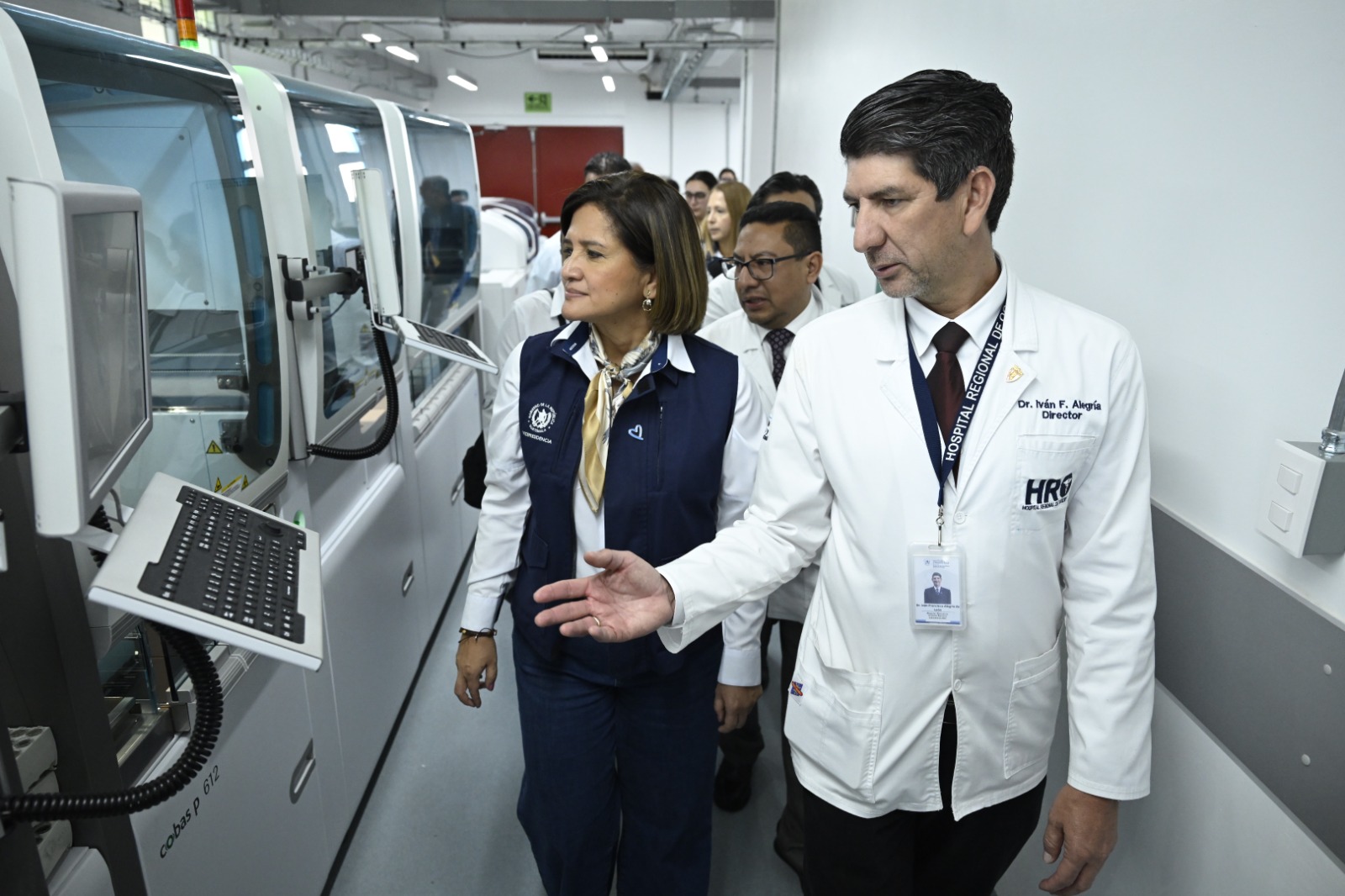 Vicepresidenta Karin Herrera realizó una visita al Hospital Regional de Occidente. / Foto: Álvaro Interiano.