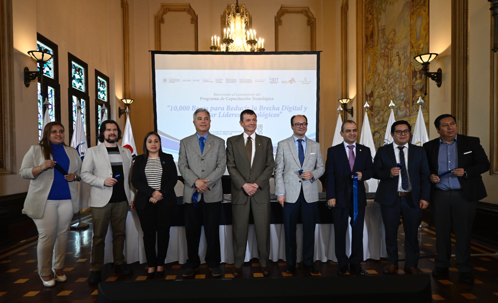 Lanzamiento de la iniciativa que entregará 10 mil becas en tecnología. /Foto: Byron de la Cruz.