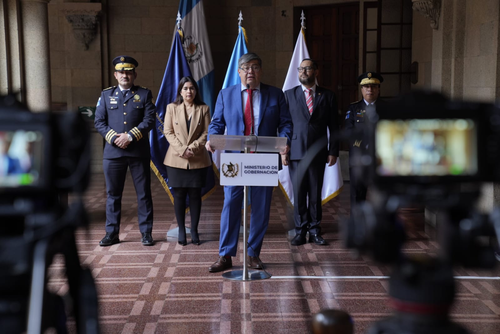 Ministro anuncia operativos combinados entre la PNC y el Ejército para frenar la violencia