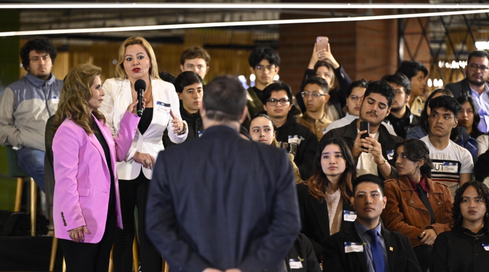 El presidente Arévalo expuso sobre el programa Mi Primer Empleo. /Foto: Álvaro Interiano.