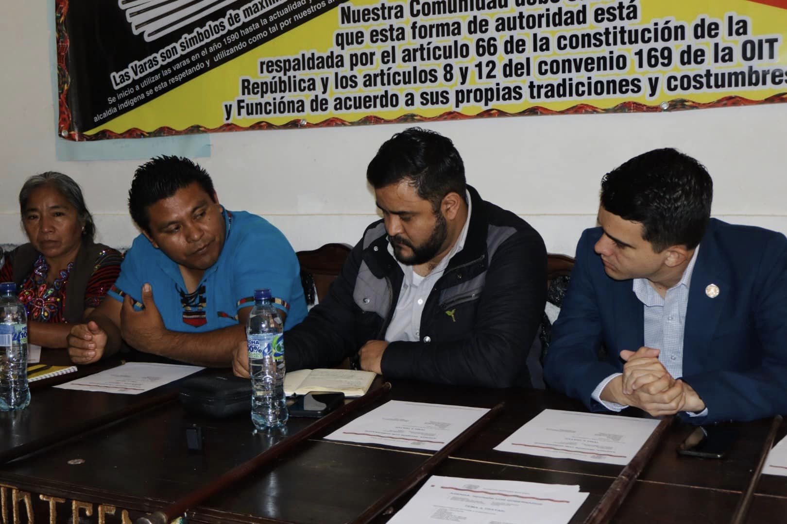 Gobernador de Guatemala sostiene reunión de trabajo con Alcaldía Indígena de Nak´awil