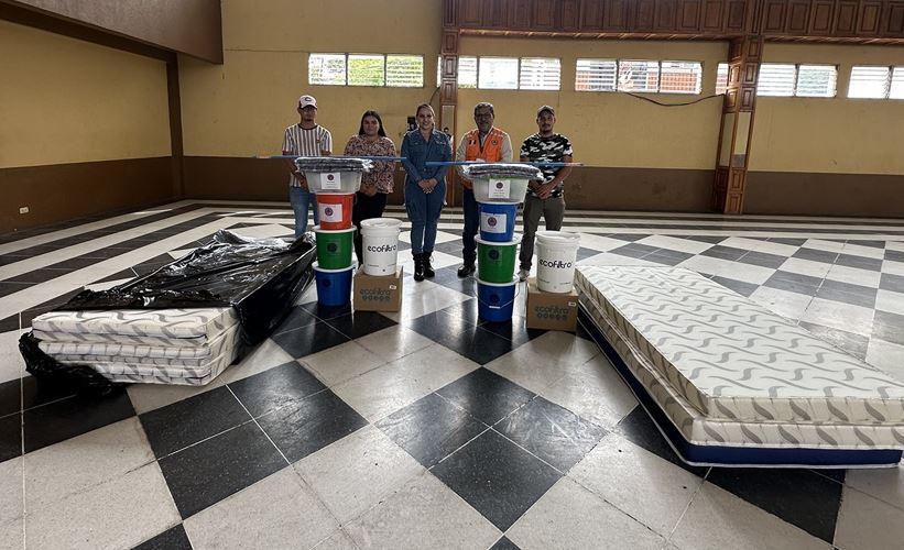 Entregan ayuda humanitaria en la aldea El Callejón, Guastatoya