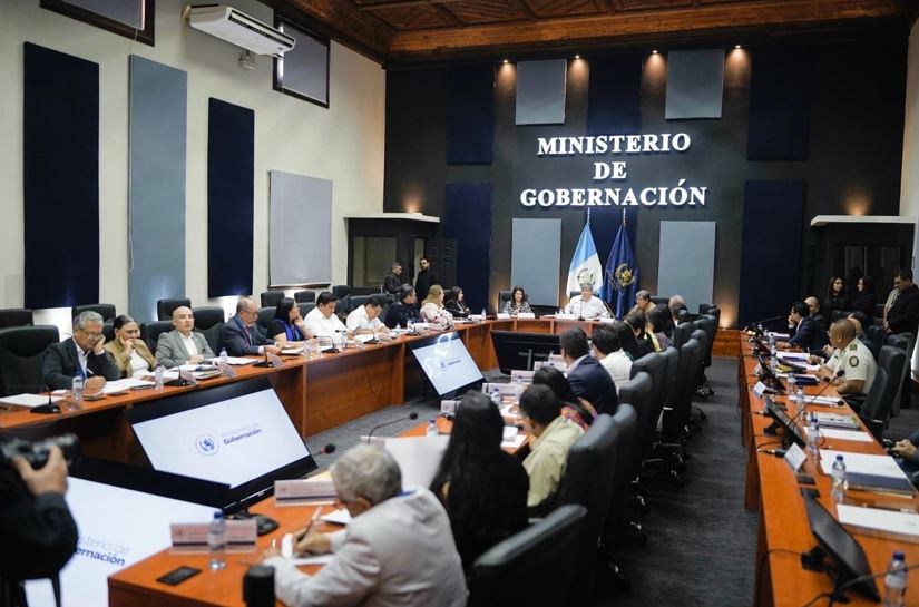 Gobernadores departamentales refuerzan compromisos en seguridad y prevención del delito