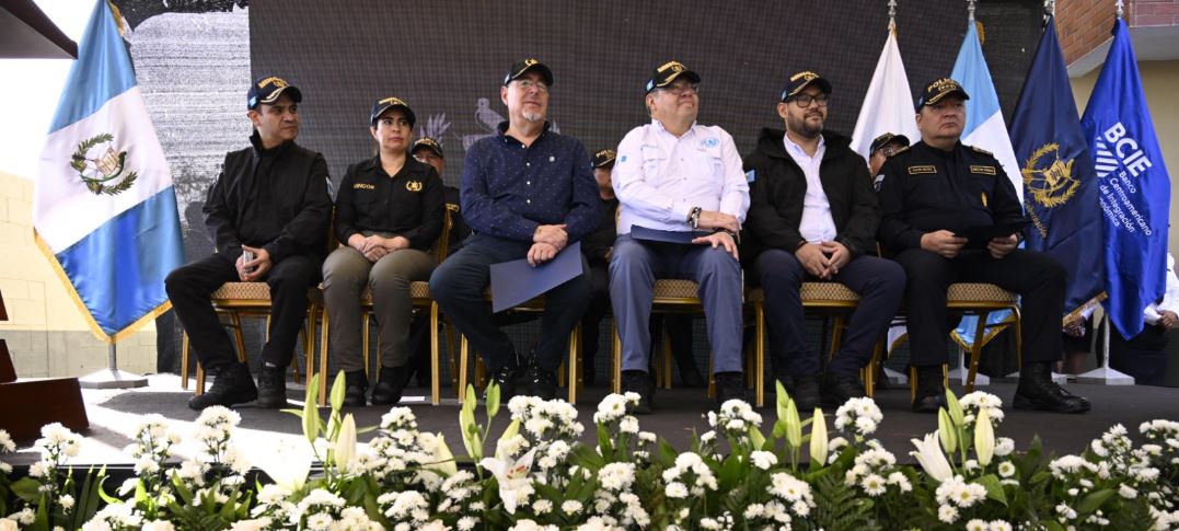 Presidente Bernardo Arévalo inaugura subestación policial en Santa María Ixhuatán, Santa Rosa