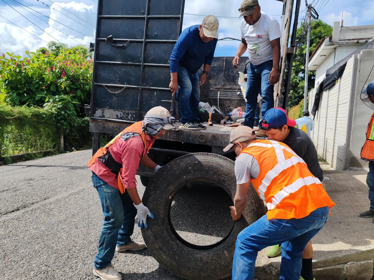 Jornadas de destacharrización en aldeas de San Luis Jilotepeque