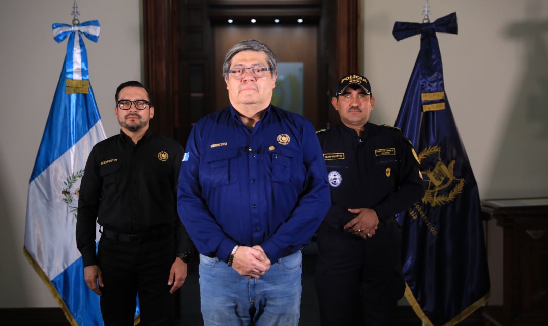 Desmantelan red de tráfico de personas que involucra a policías