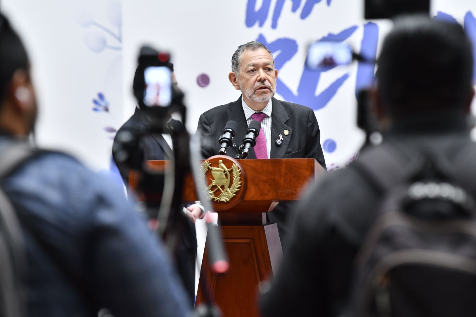 Ministro de Comunicaciones desmiente su renuncia y explica trabajos en puente Nahualate