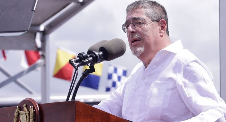 Presidente Arévalo destaca recuperación de capacidad operativa del Ejército