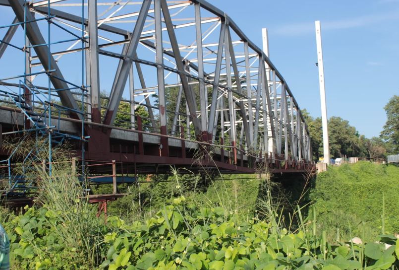 Gobernadora de Suchitepéquez verifica situación del puente Nahualate