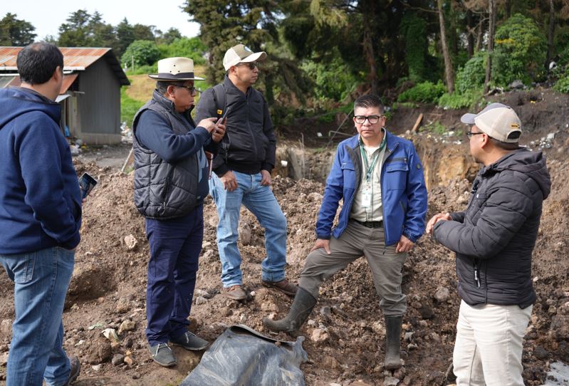 Mesa técnica interinstitucional realiza visita a relleno sanitario en San Pedro Sacatepéquez
