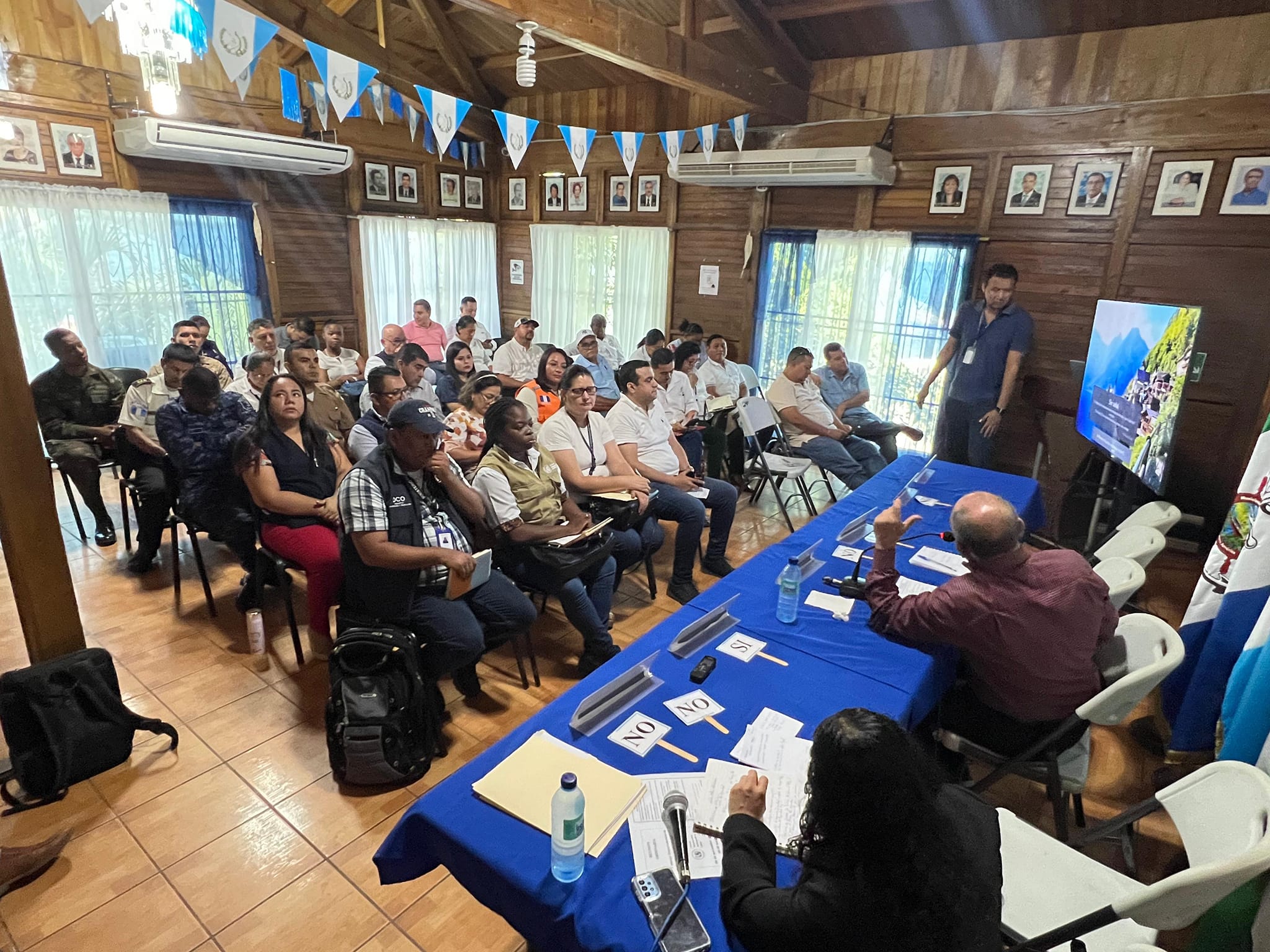 Seguimiento de iniciativas y proyectos en beneficio de los izabalenses durante reunión del Codede