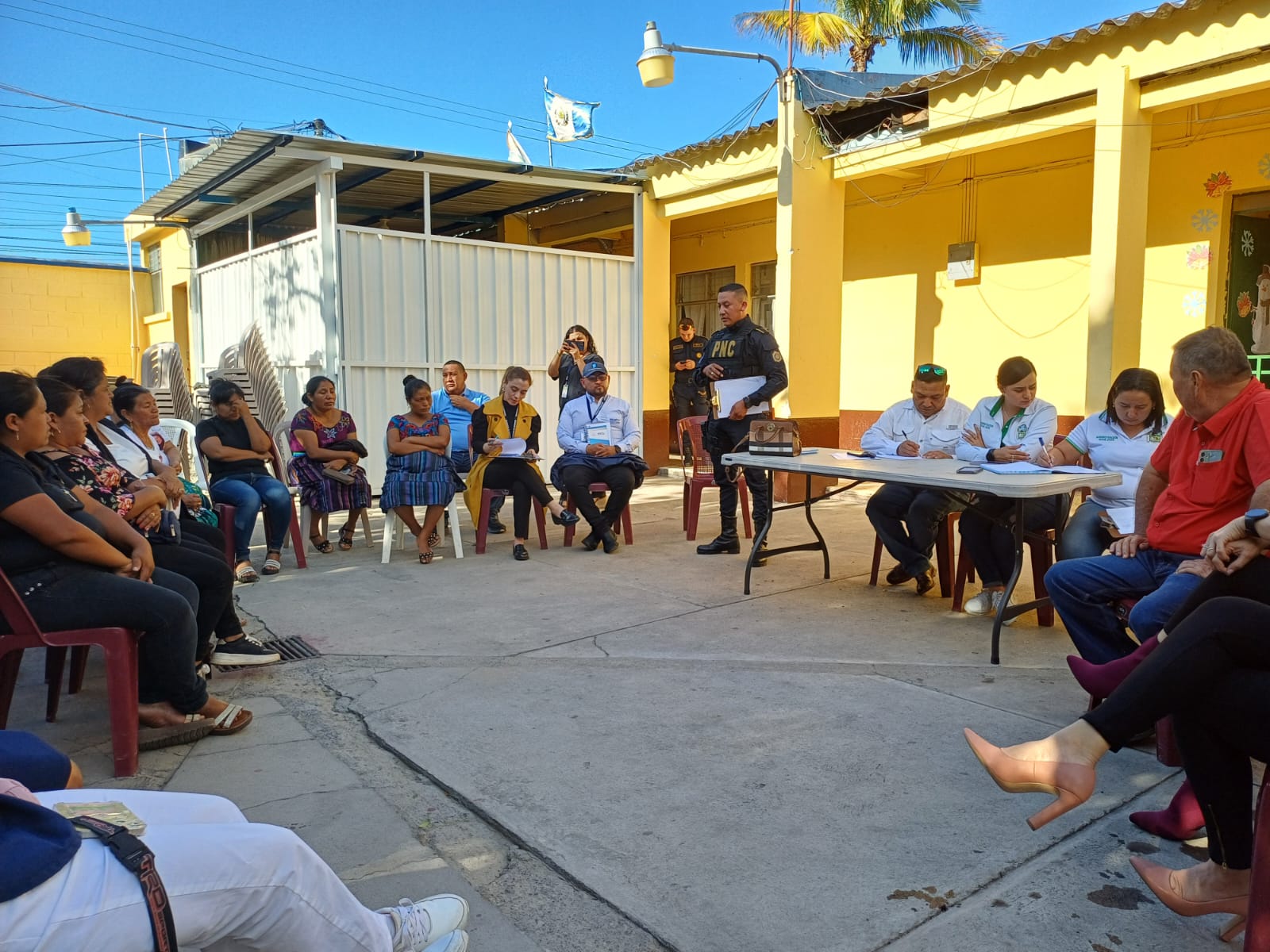 Fortalecen acciones para prevenir emergencias en ventas de juegos pirotécnicos en Monjas