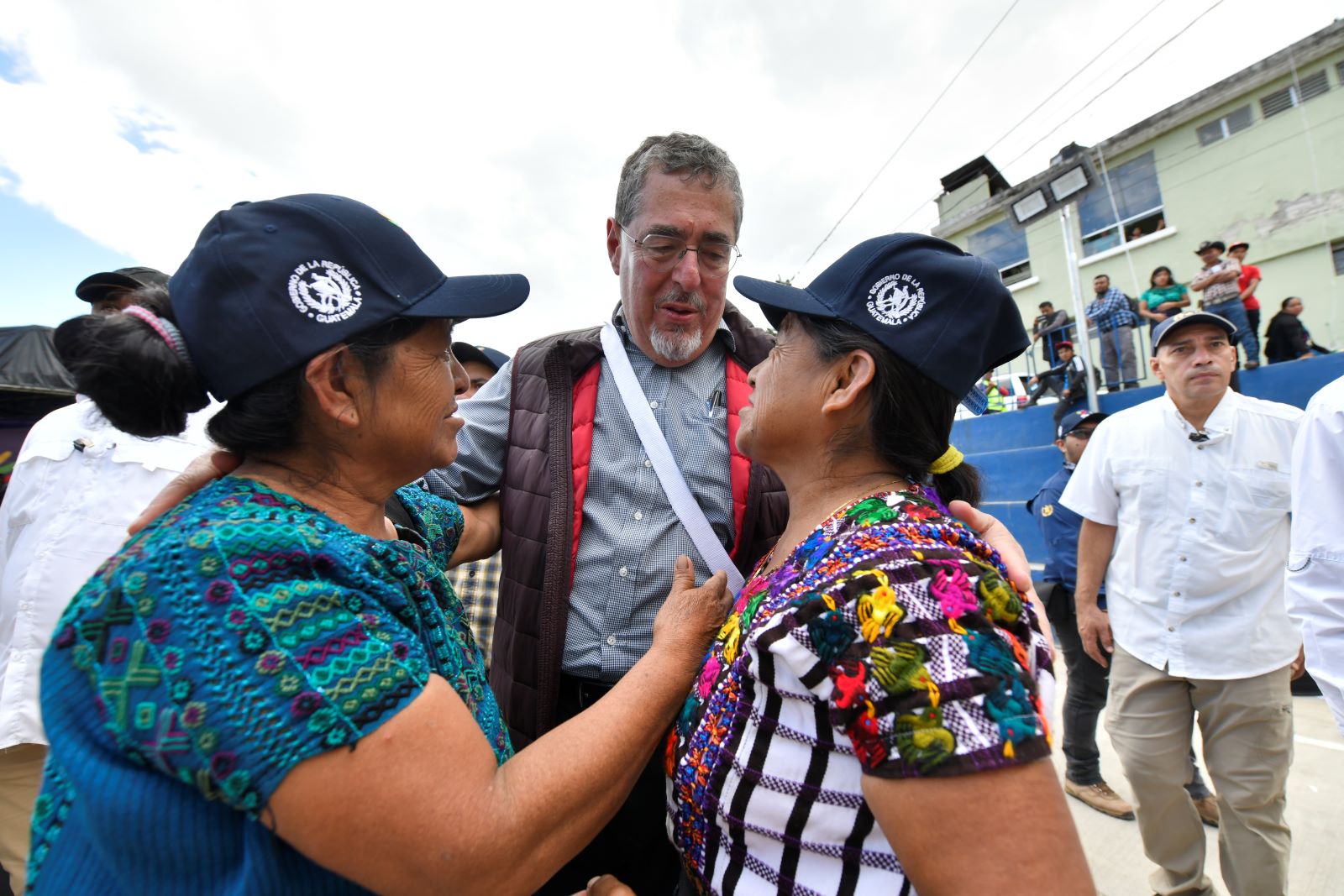 Presidente Arévalo inaugura primer municipio con viviendas libres de pisos de tierra