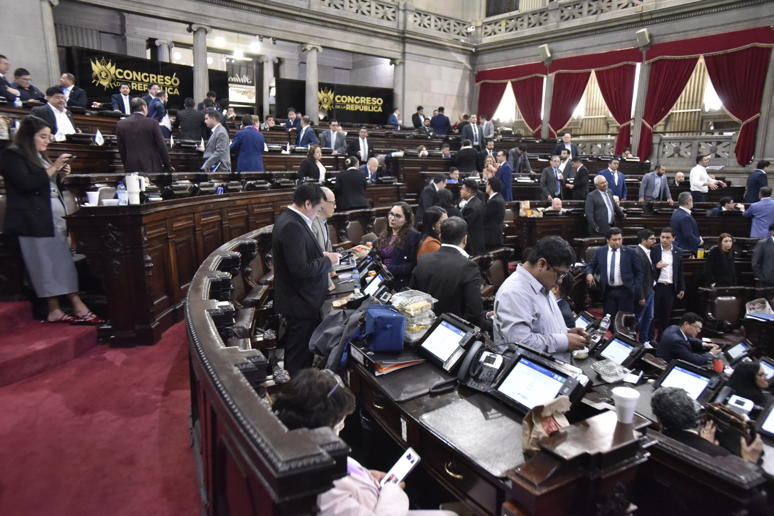 El Gongreso de la República aprobó la madrugada de este miércoles el presupuesto de ingresos y egresos del Estado para el 2025.