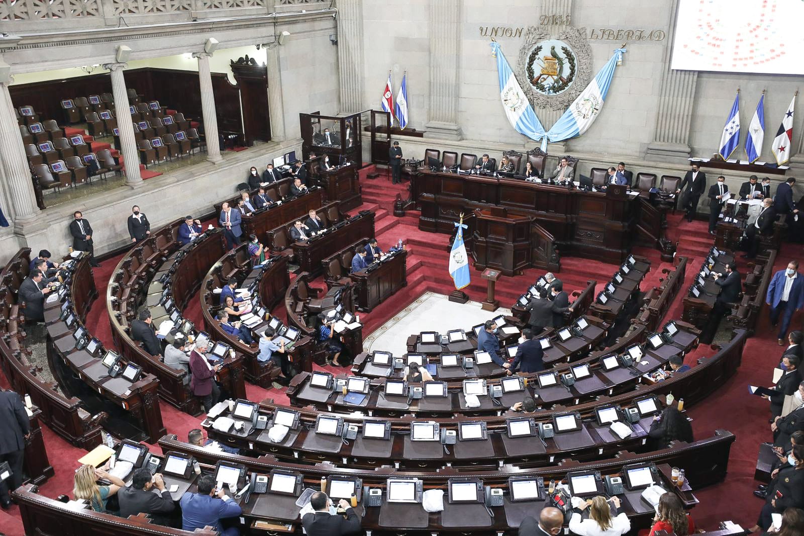Presidente Arévalo aplaude aprobación de la Ley de Competencia