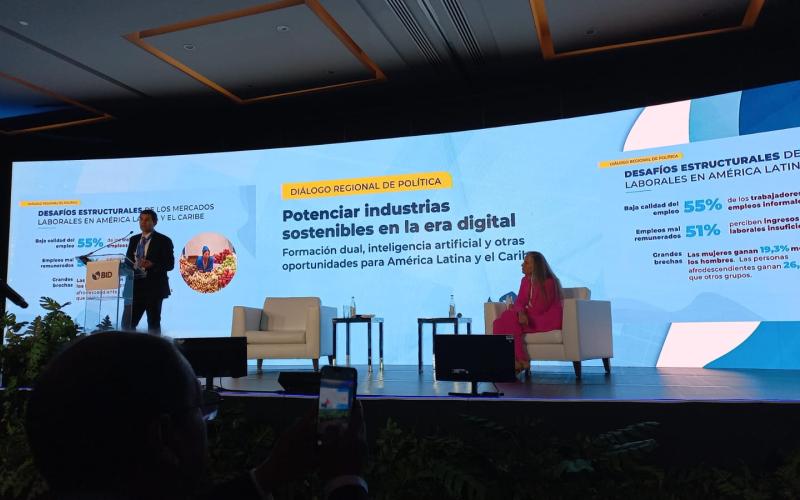 El MInisterio de Economía partició en el Diálogo Regional de Política organizado por el BID para promover las nuevas tecnologías en la transformación de las industrias.