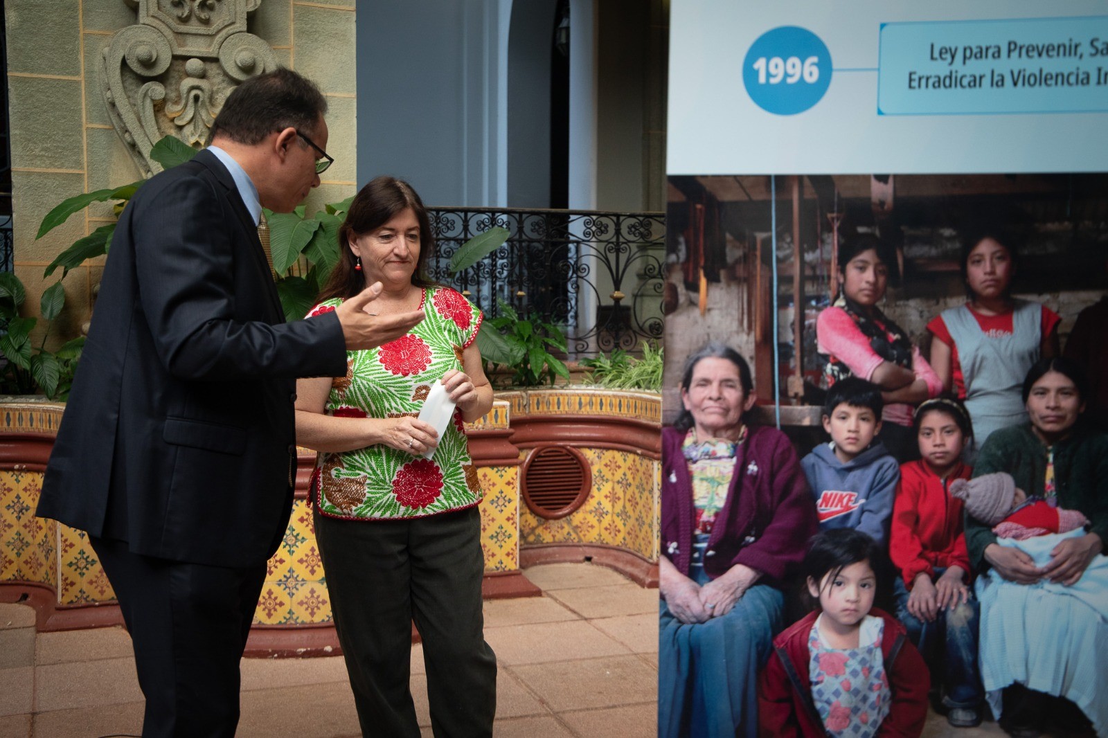 El Ministerio de Cultura y Deportes junto con Unicef impulsan esta exposición fotográfica en el Palacio Nacional de la Cultura. / Foto: MCD.