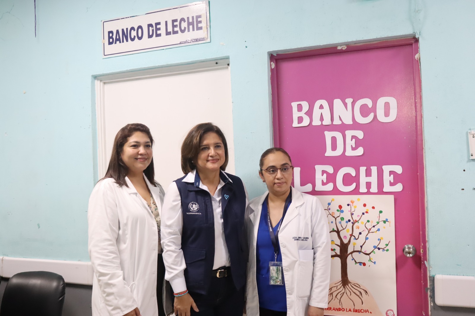 La vicepresidenta Karin Herrera conoció el banco de leche del Hospital Regional de Cuilapa, Santa Rosa. / Foto: MSPAS.