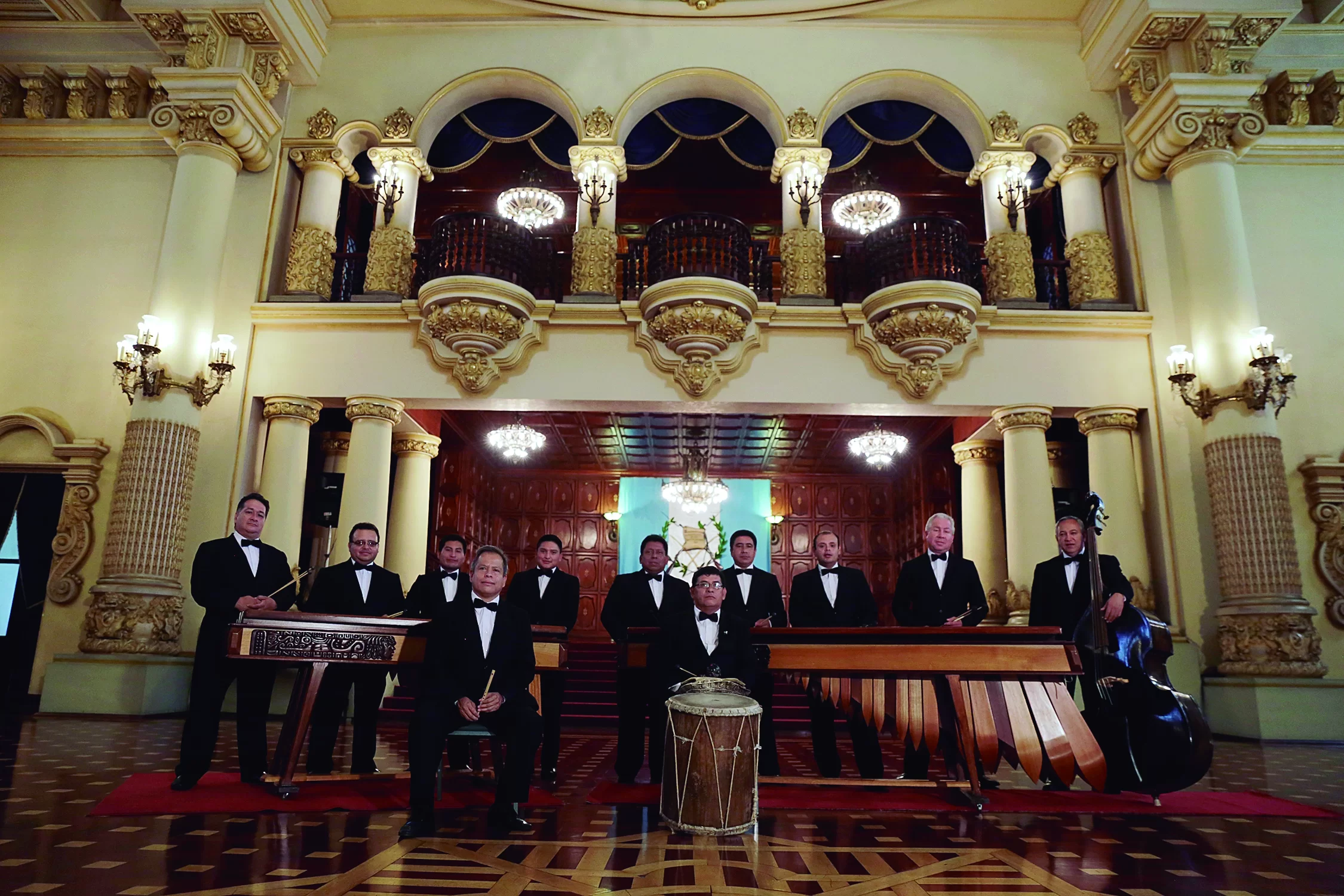 Música navideña en marimba por aniversario del Palacio Nacional