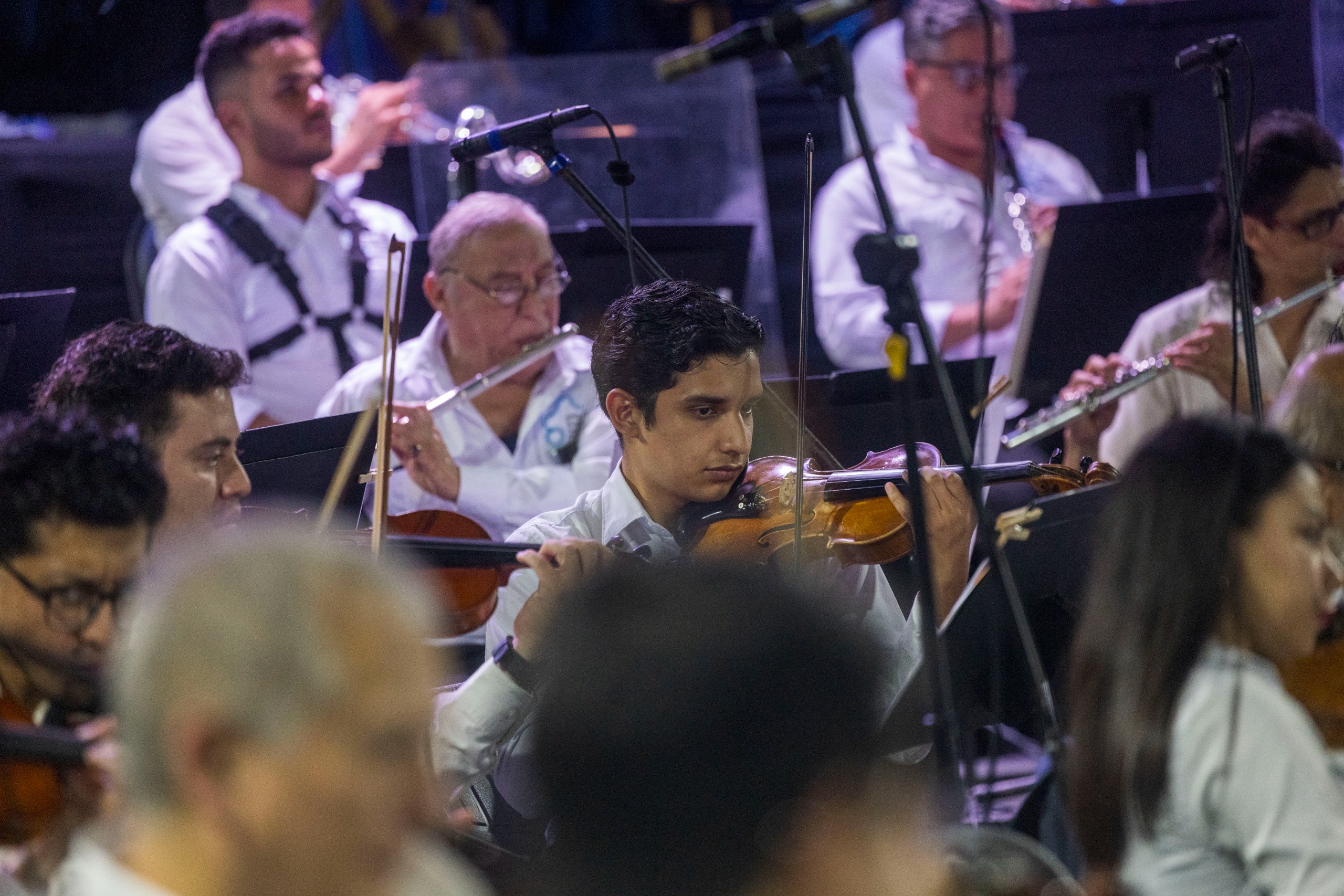 Orquesta Sinfónica deleita a pobladores de Petén. / Foto: MCD.