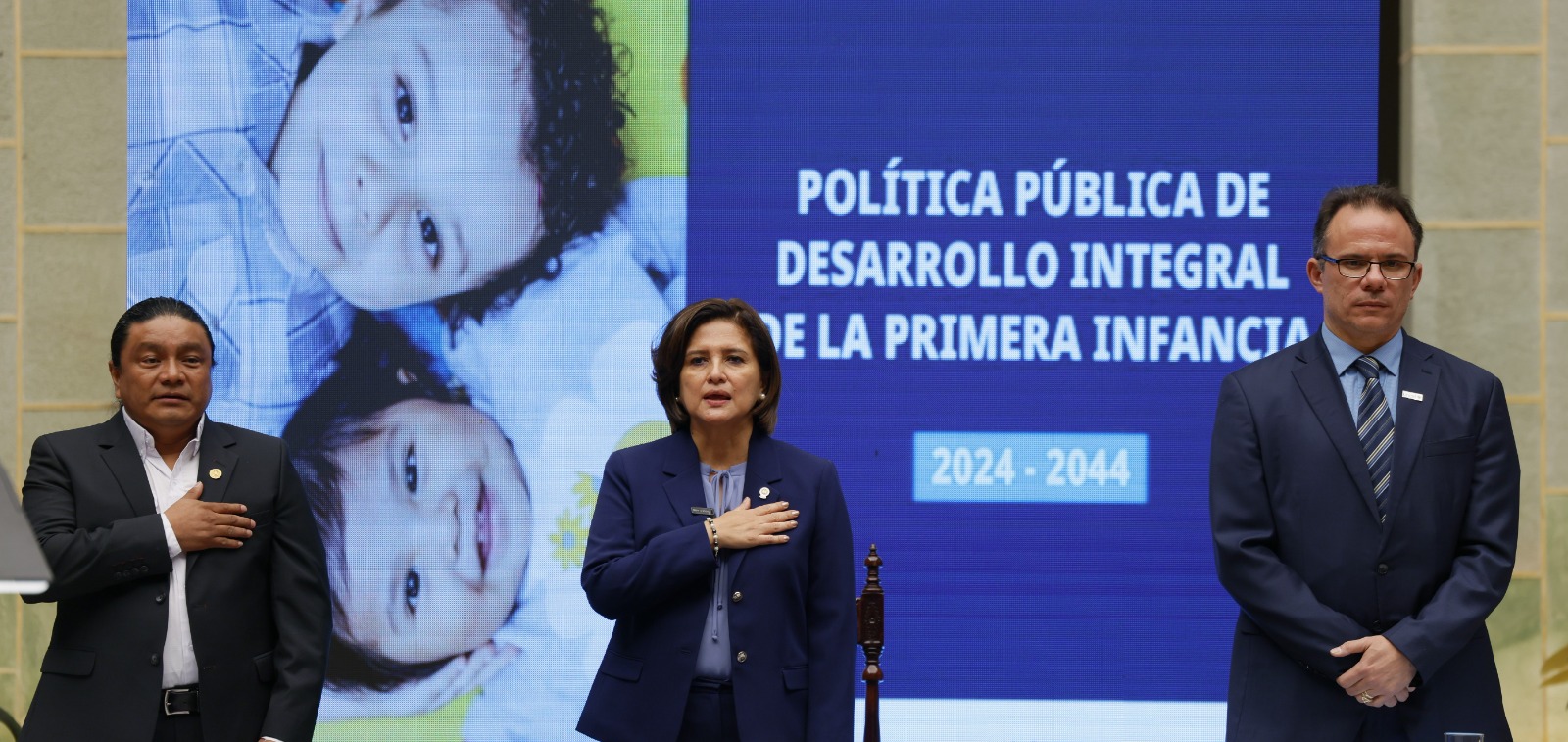 Vicepresidenta se compromete a impulsar la Política de la Primera Infancia