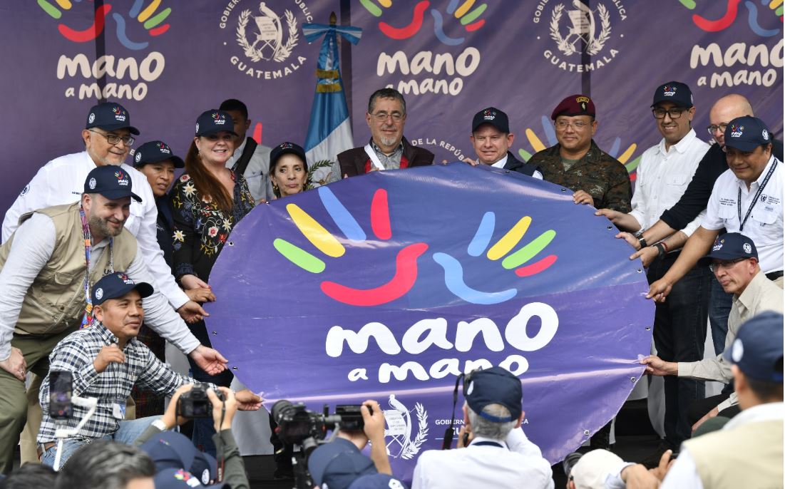 Presentan avances de iniciativa de Mano a Mano.