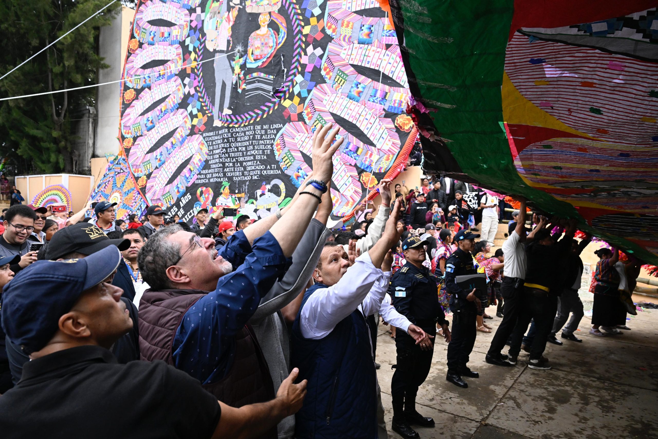 Presidente Arévalo: Barriletes gigantes son una tradición única del país y en el mundo