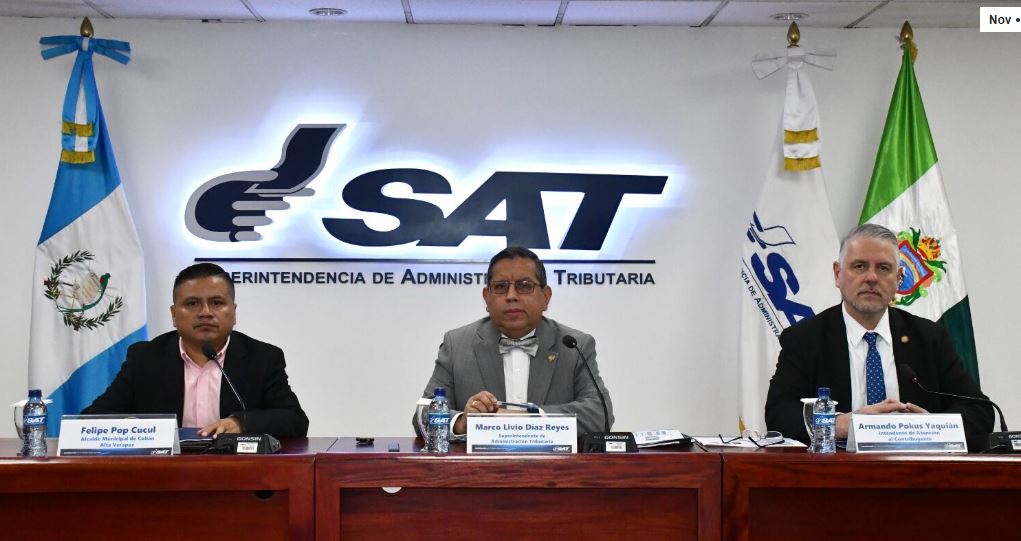 SAT y Municipalidad de Cobán suscriben convenio para optimizar la gestión vehicular