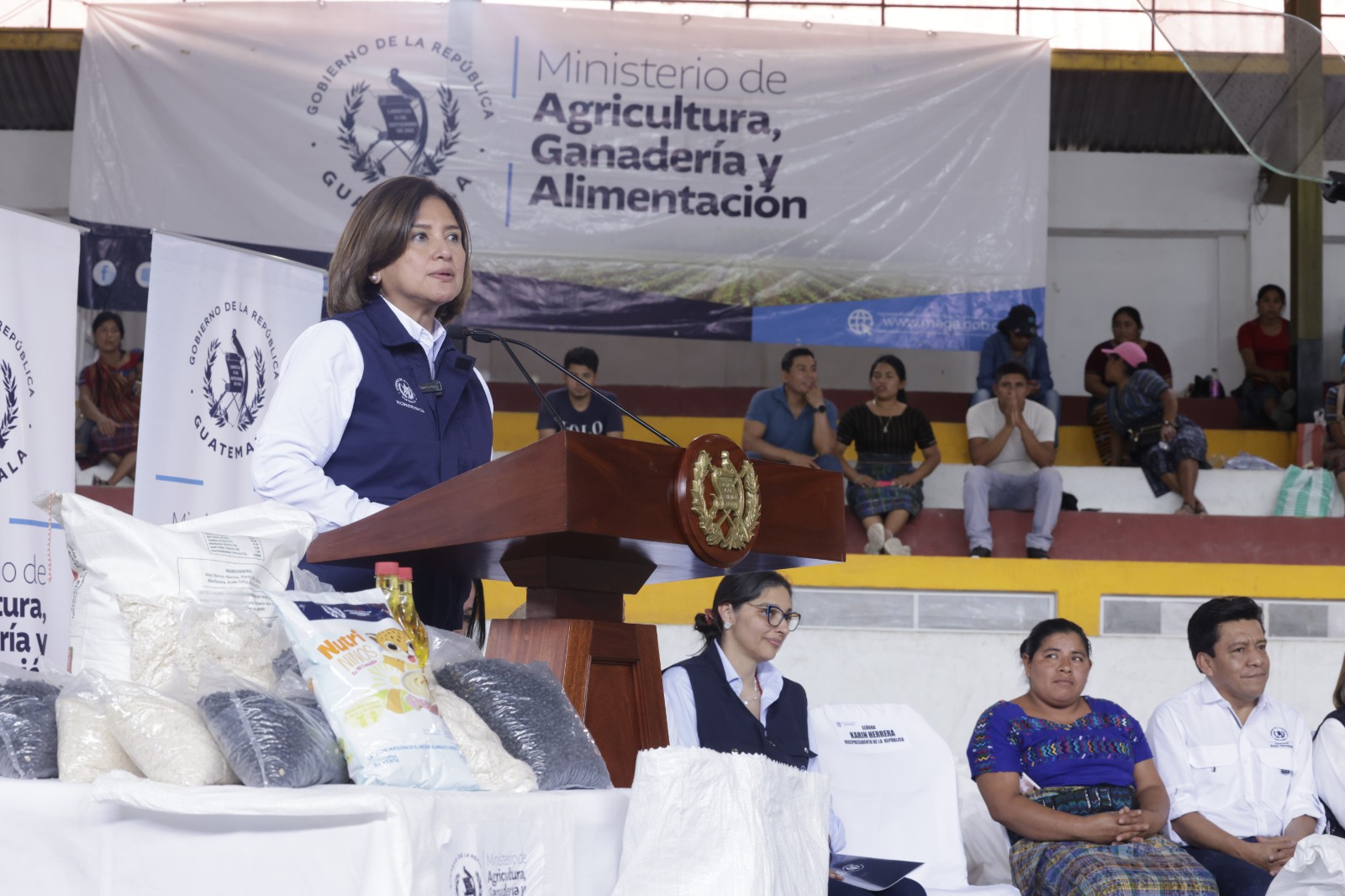 Entregan 800 raciones de alimentos a familias vulnerables de Rabinal, Baja Verapaz