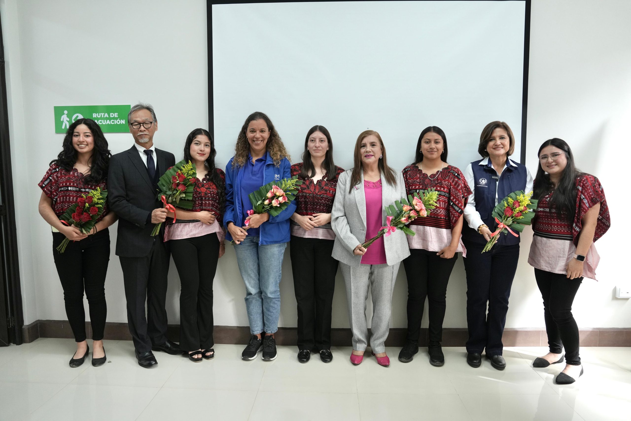 Entregan Centro de Formación Quédate en Malacatancito. / Foto: Vicepresidencia de la República.