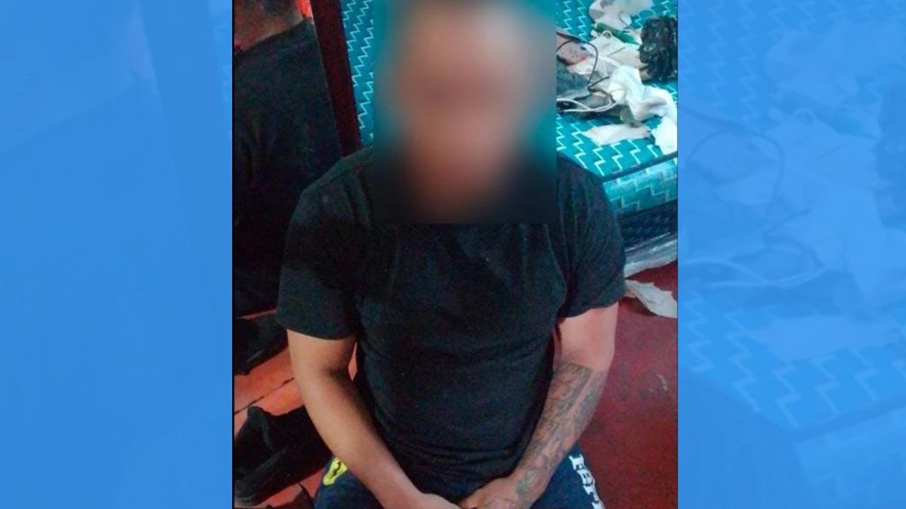 Alias “Momo” es señalado no solo por el asalto a la marmolería, sino también por otros actos delictivos. / Foto: PNC