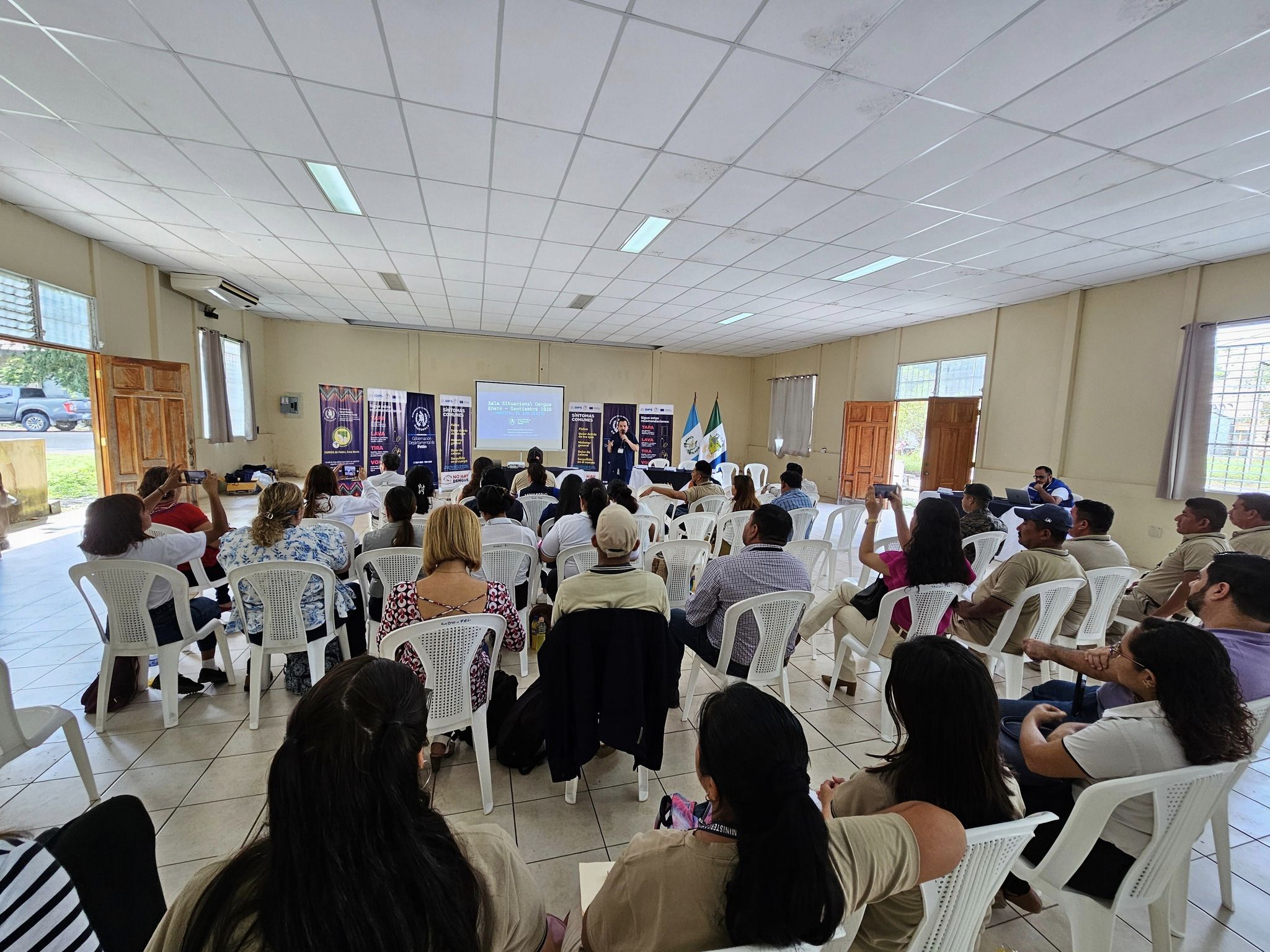 Reunión para la prevención y mitigación del dengue en Petén