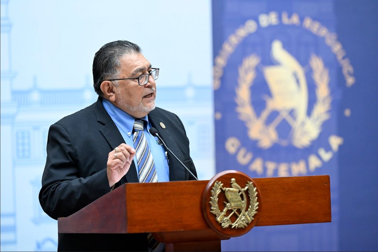 Ministro de Agricultura resalta transparencia en la compra de fertilizantes