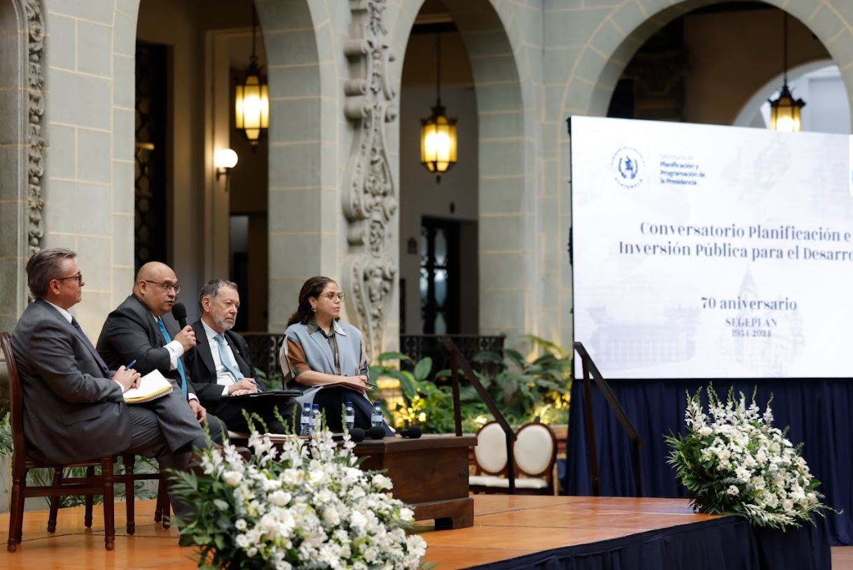 Conversatorio sobre Planificación e Inversión Pública para el Desarrollo. / Foto: Gilber García.