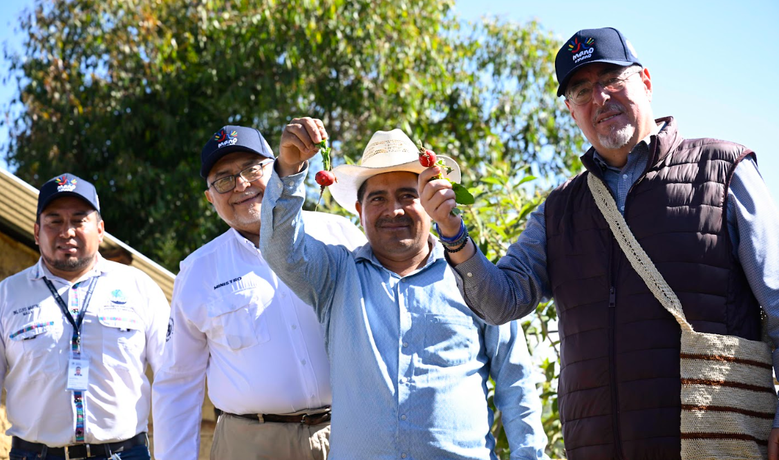 Mano a Mano beneficia a don René. / Foto: Álvaro Interiano.