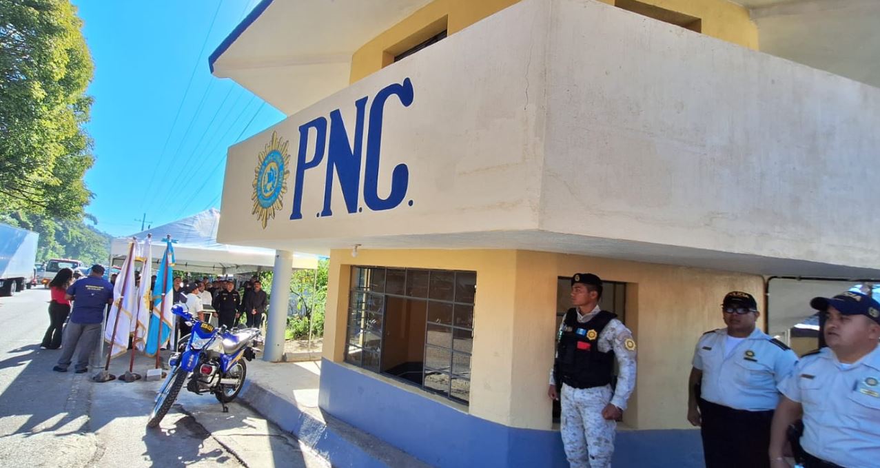 PNC inaugura quiosco de seguridad y atención ciudadana en Cuilapa, Santa Rosa