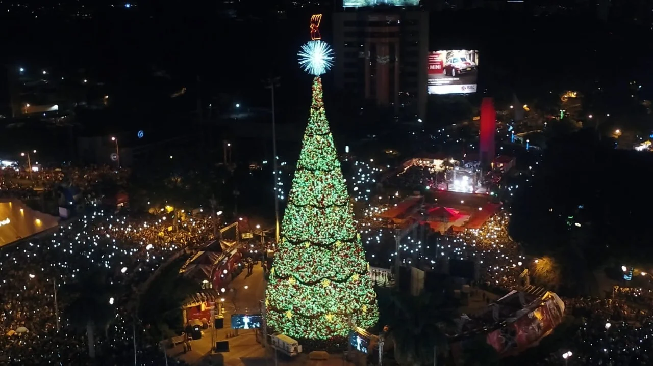 Municipalidad anuncia cierres vehiculares por el encendido de Árbol Gallo
