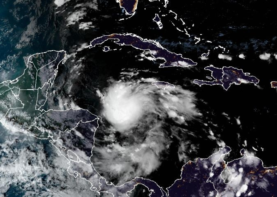 Potencial ciclón 19 en el Océano Atlántico. / Foto: NOAA-NHC.