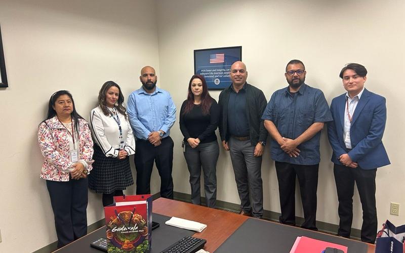 Misión consular de Guatemala sostiene acercamiento con ICE. / Foto: Minex.
