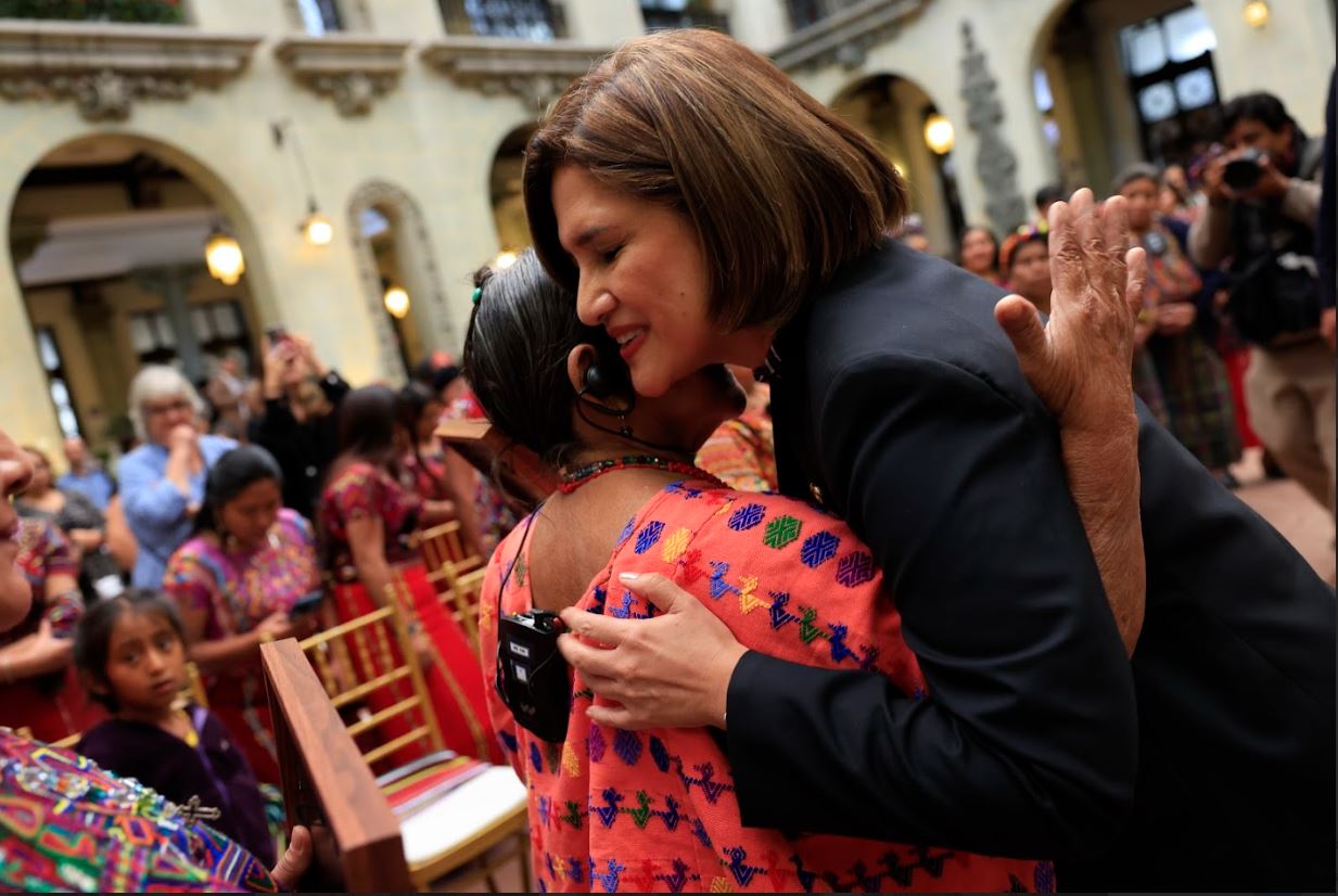 Vicepresidenta: “Su lucha es nuestra lucha, su resistencia es nuestra inspiración”