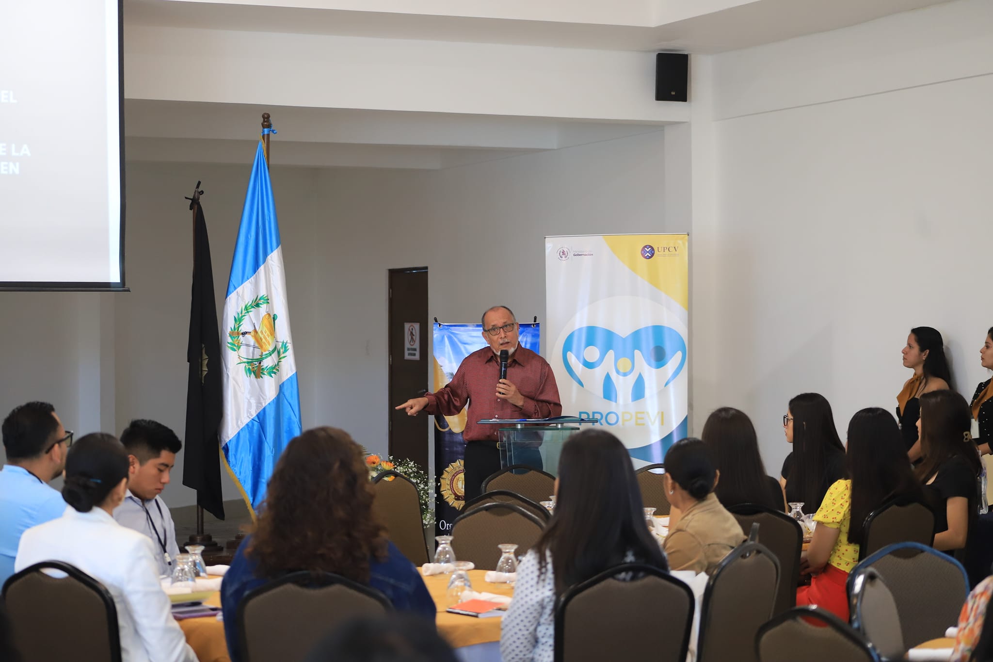 Congreso Nacional de Trabajo Social en Izabal, bajo la temática de protección de la niñez y adolescencia