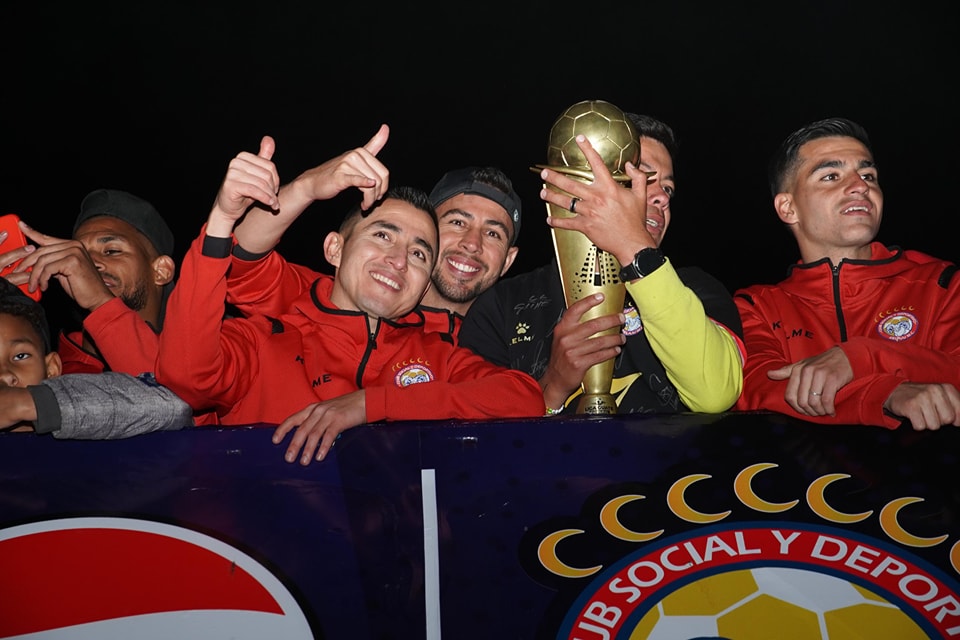 Del festejo al fracaso: equipos que no clasificaron a fase final tras ser campeones